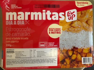 Estrogonofe de camarão, arroz branco e batata assada com páprica
